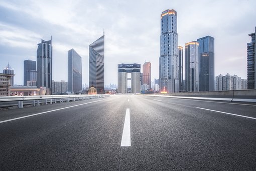 立足新起点，迈向新征程